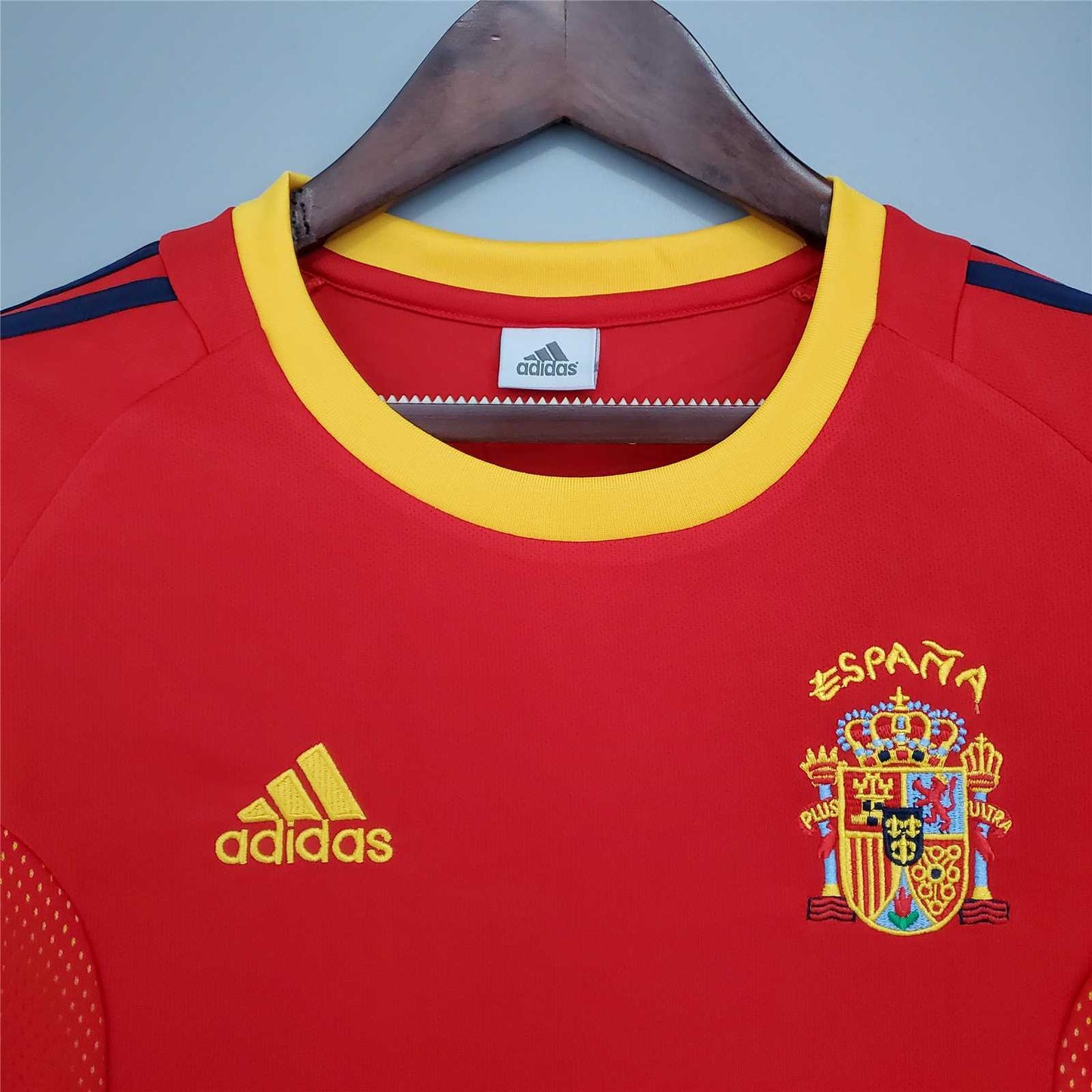 Selección de España. Camiseta local 2002