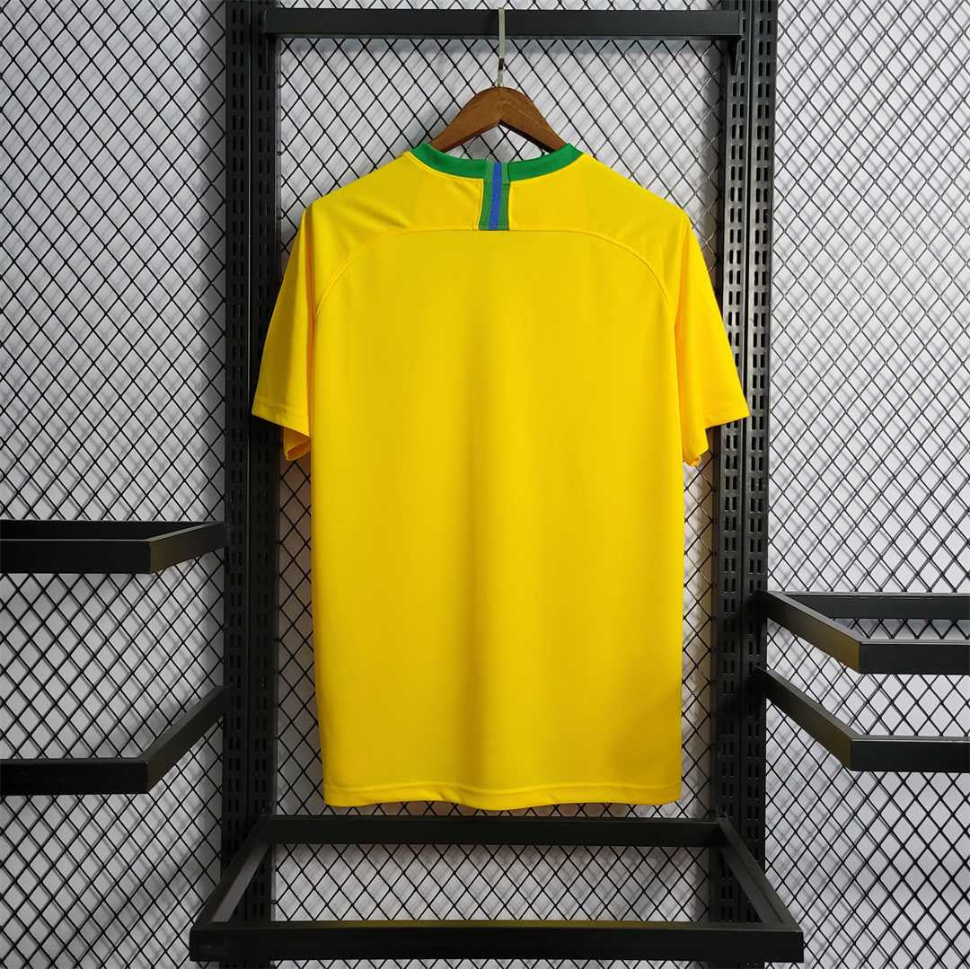 Selección de Brasil. Camiseta local 2018