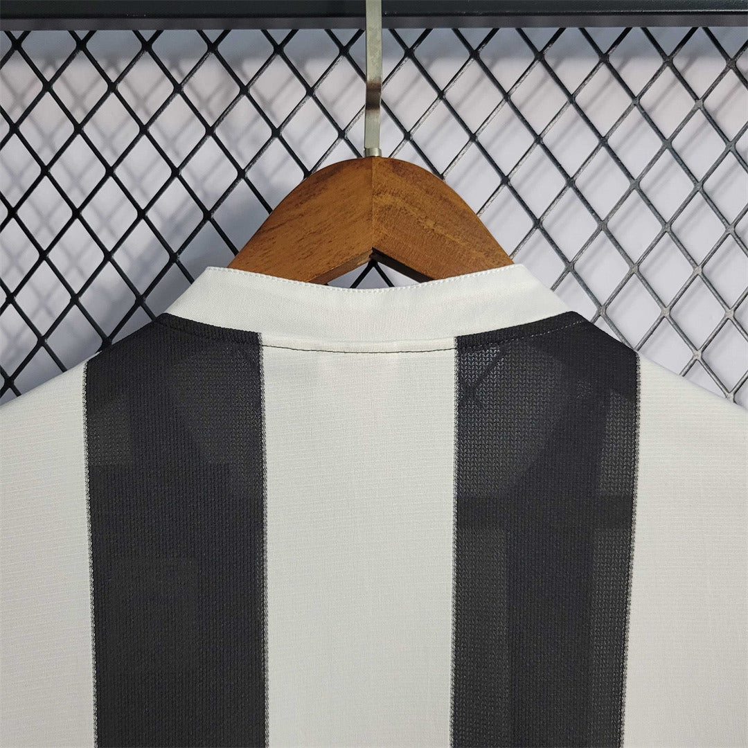 Newcastle. Camiseta local 1995-1997