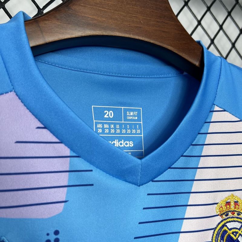 Real Madrid. Kit Niño arquero 2024-2025
