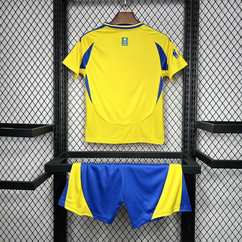 Al-Nassr. Kit Niño local 2024-2025