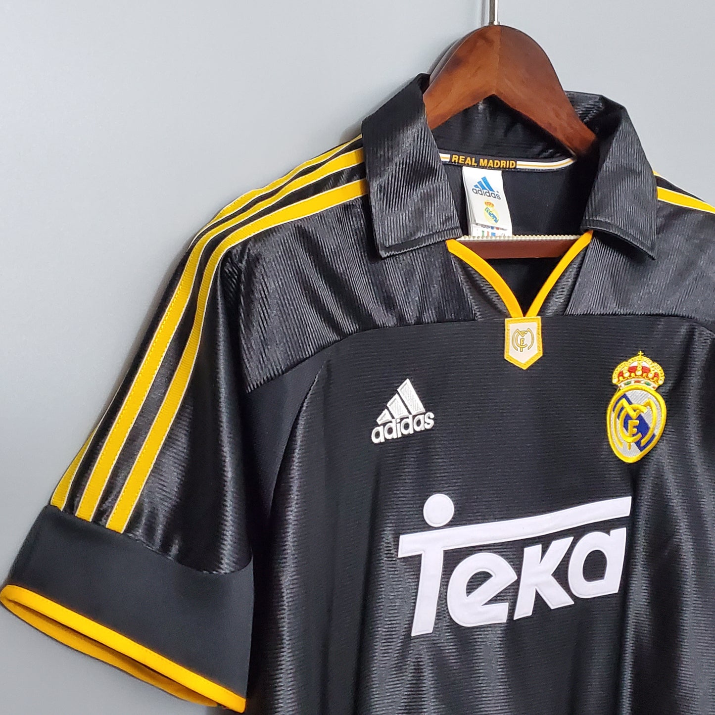 Real Madrid. Camiseta visitante 1998-1999