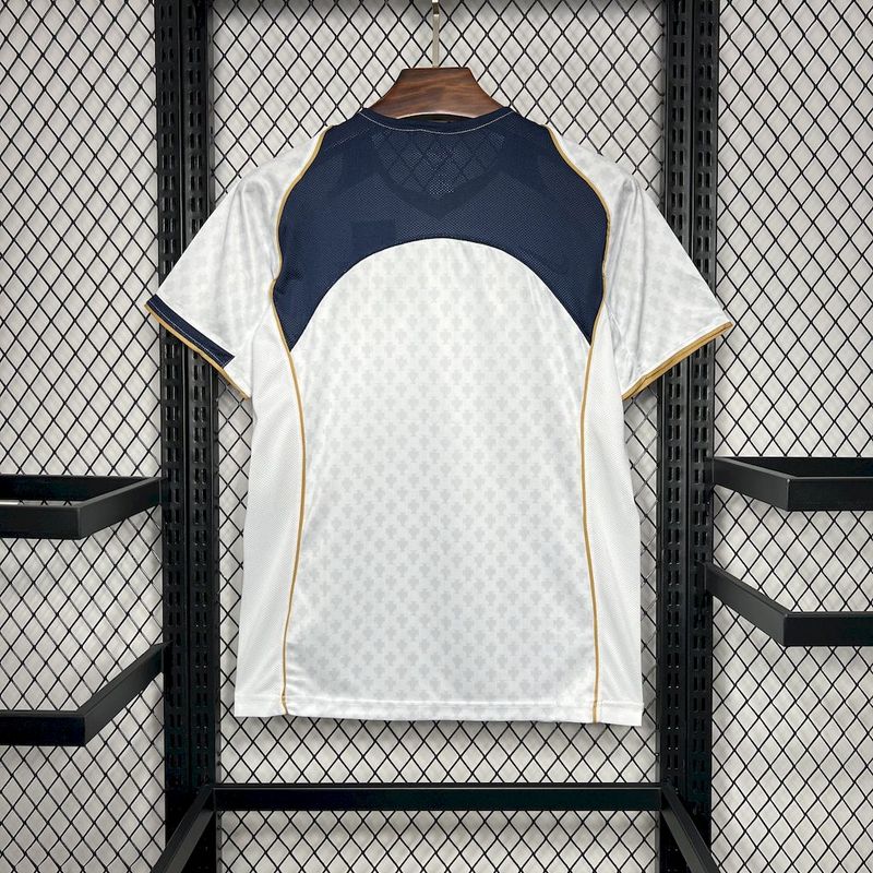 Selección de Portugal. Camiseta visitante 2004