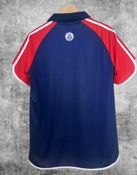 Universidad de Chile. Camiseta local 2001-2002