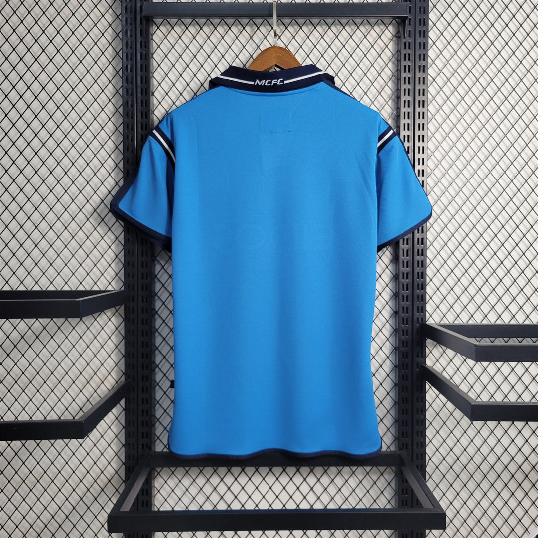 Manchester City. Camiseta local 2001-2002