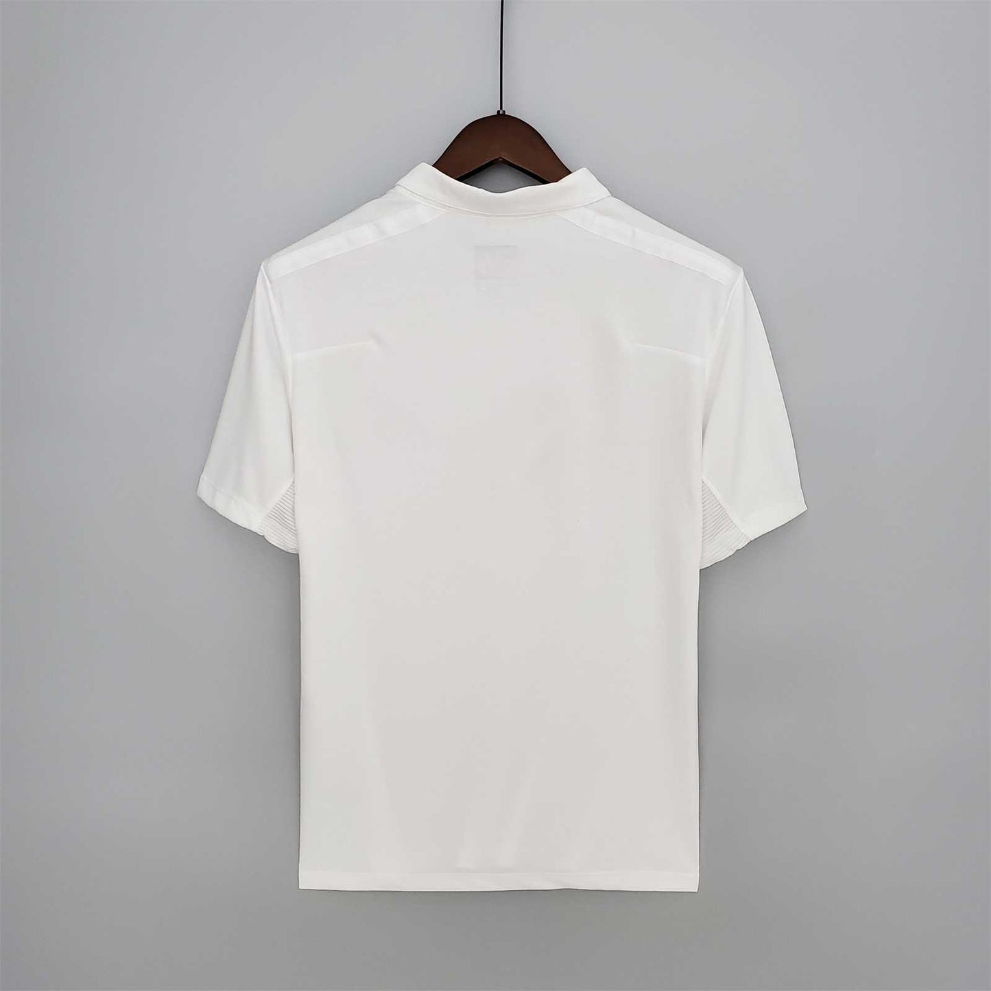 Selección de Inglaterra. Camiseta local 2010