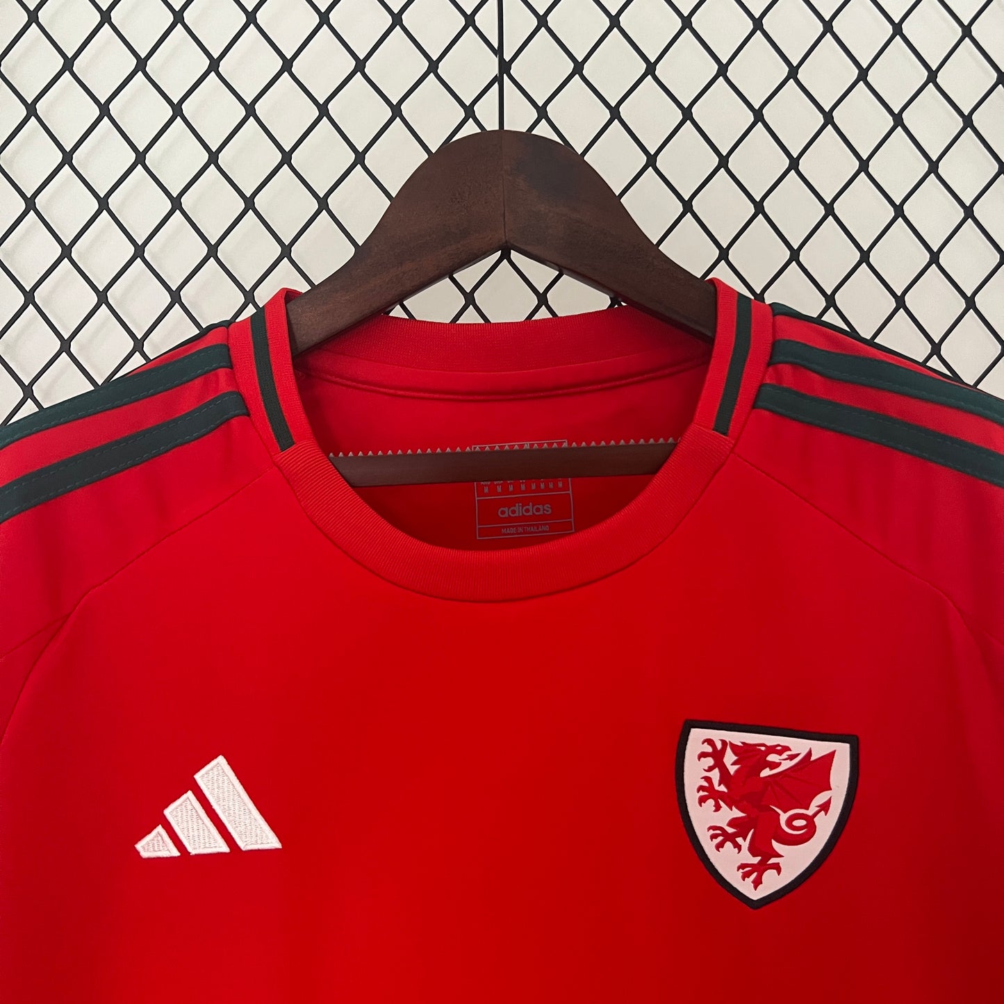 Selección de Gales. Camiseta local 2024