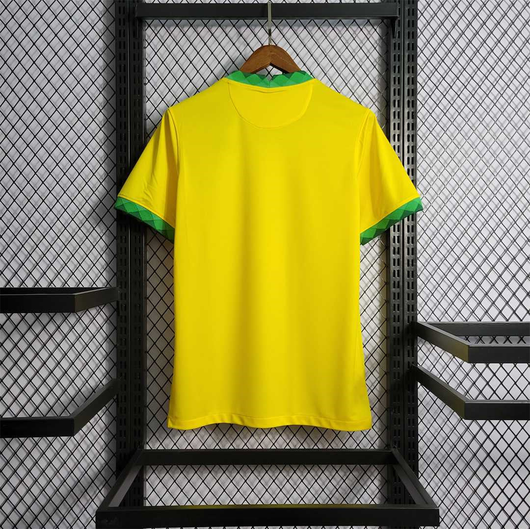 Selección de Brasil. Camiseta local 2021