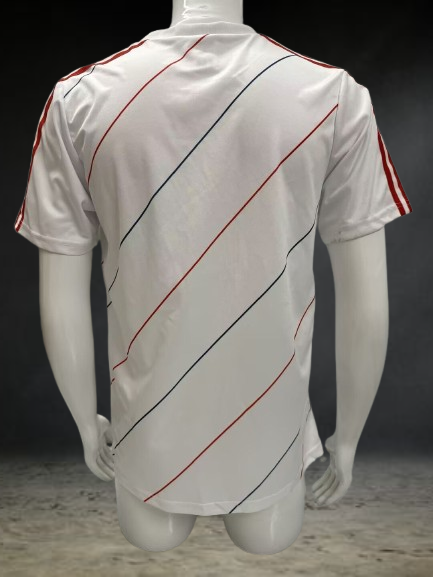 Bayer Leverkusen. Camiseta visitante 19878-1988