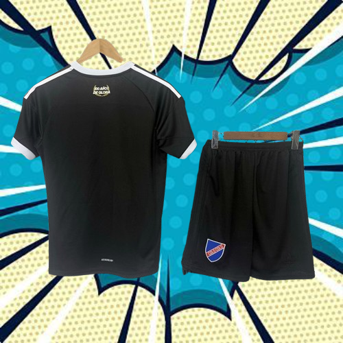 Colo Colo. Kit Niño visitante Centenario
