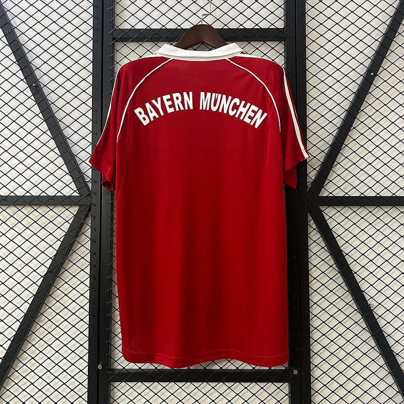 Bayern Munich. Camiseta local 2005-2006