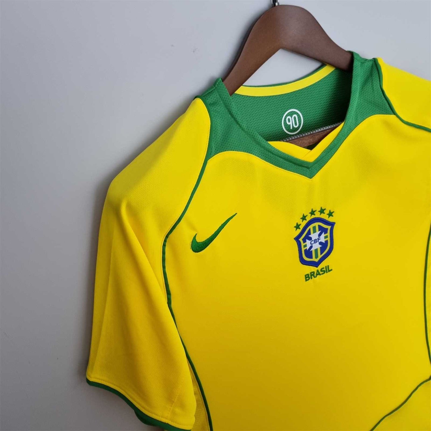Selección de Brasil. Camiseta local 2004