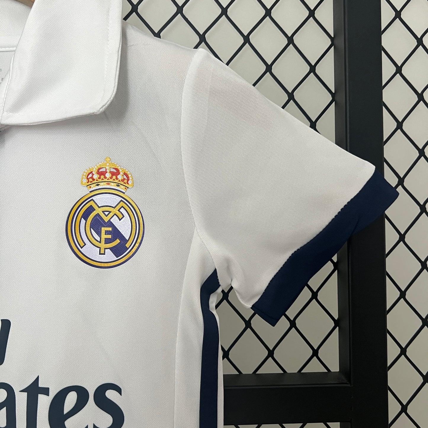 Real Madrid. Kit local 2016-2017