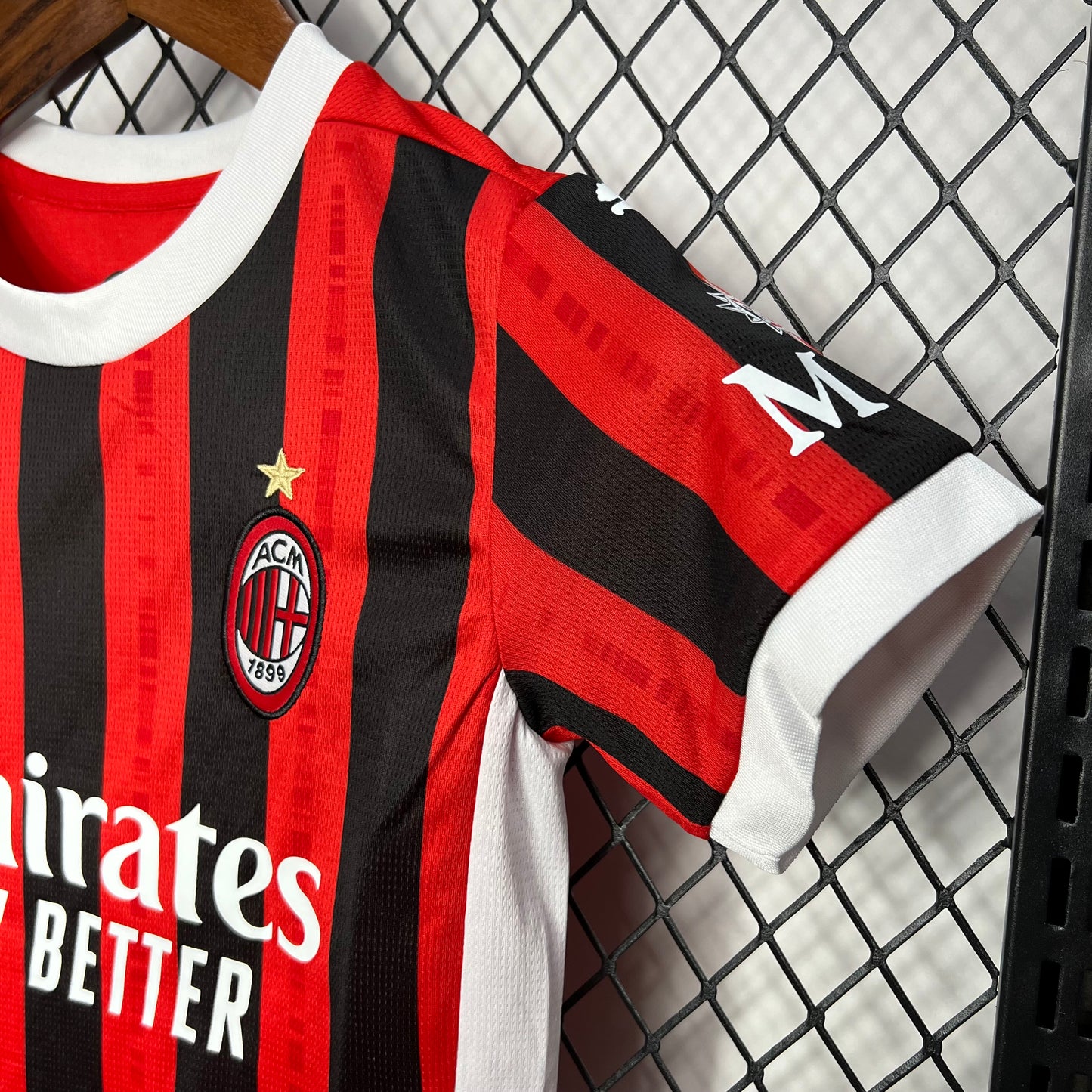 AC Milán. Kit local 2024-2025