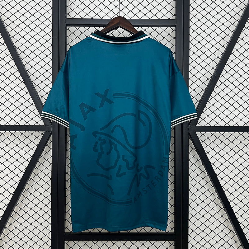 Ajax. Camiseta visitante 1995-1996