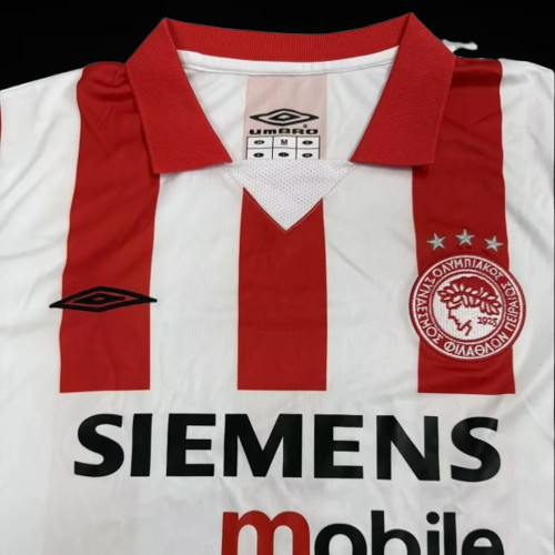 Olympiakos . Camiseta local 2004-2005