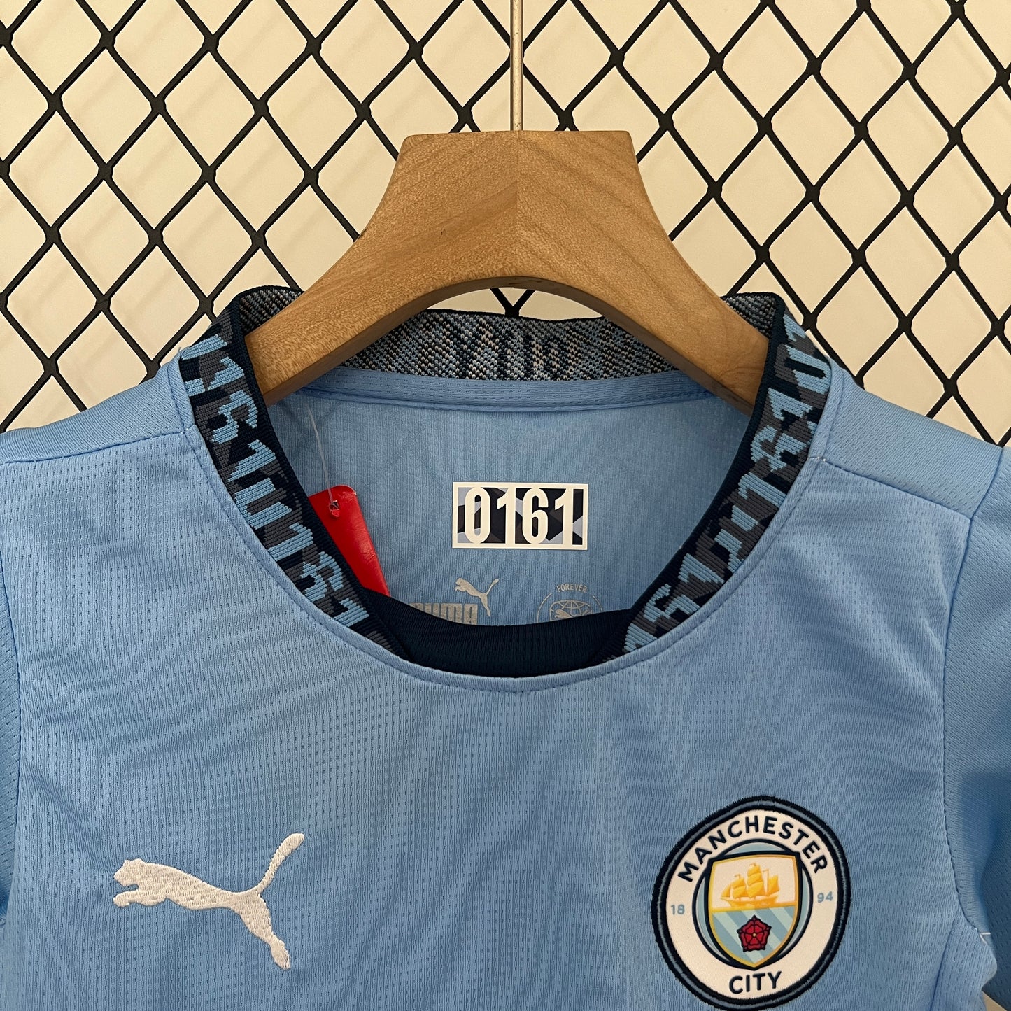 Manchester City. Kit local 2024-2025