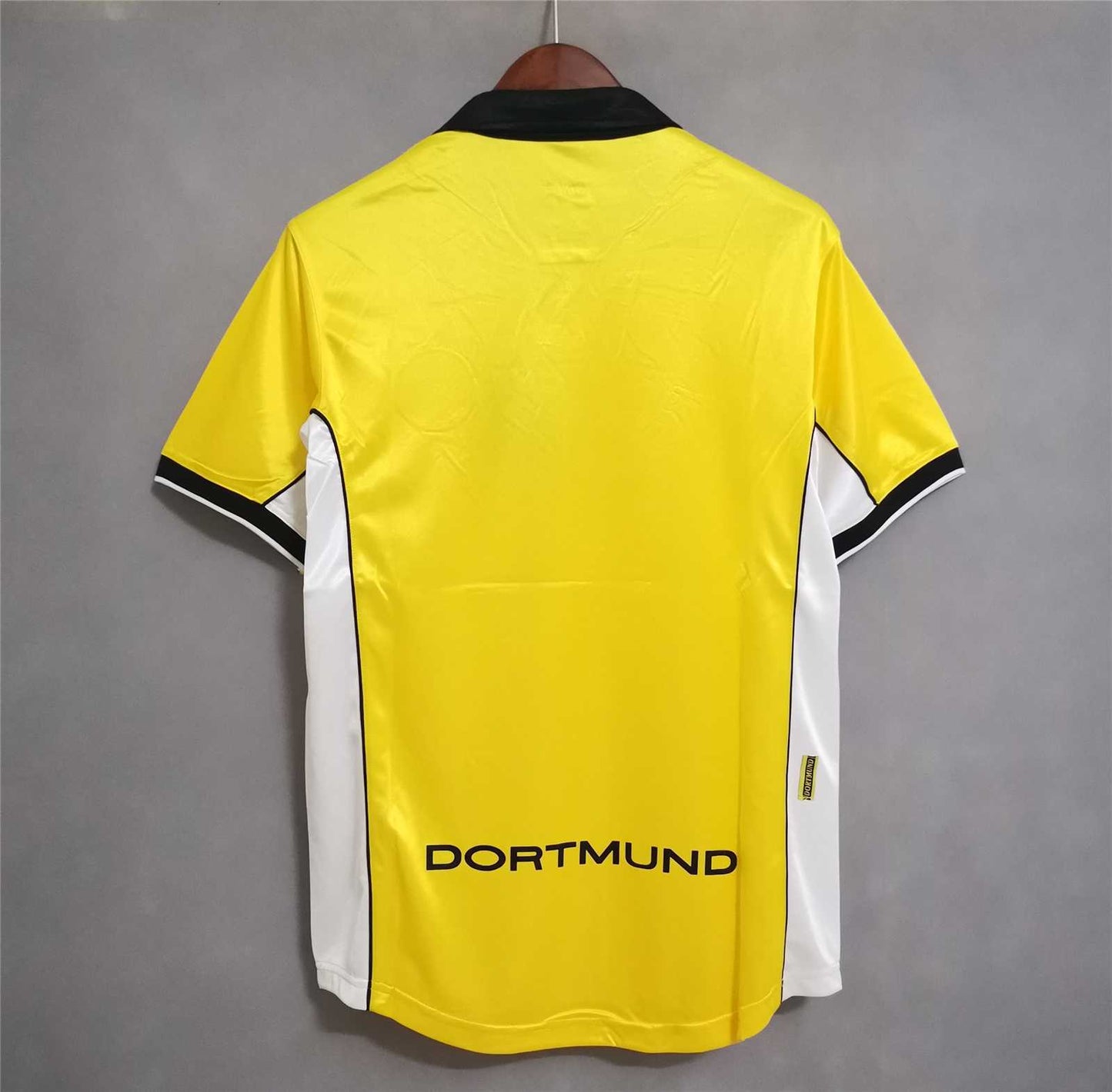 Borussia Dortmund. Camiseta local 1998-1999