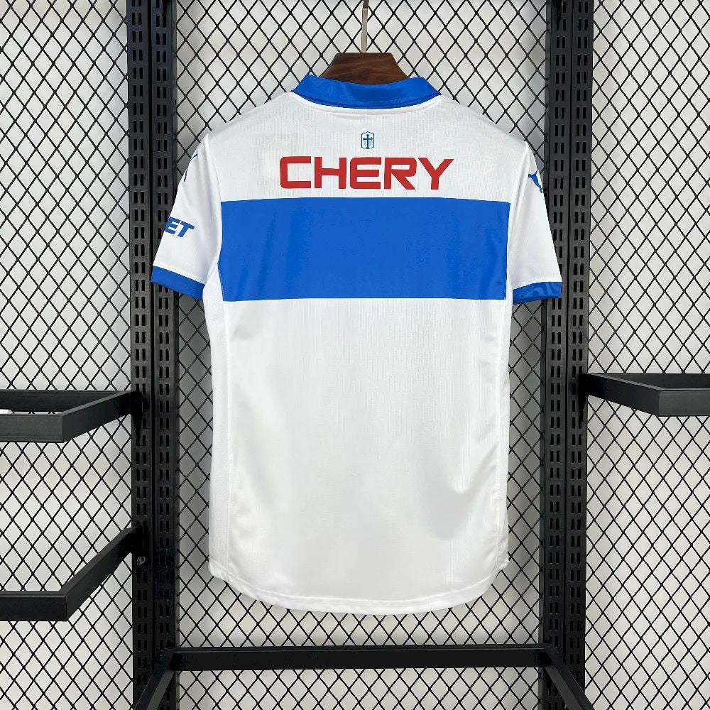 Universidad Católica. Camiseta local 2025