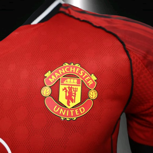 Manchester United. Camiseta local Versión Jugador 2025-2026
