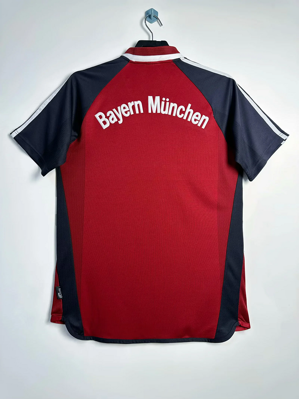 Bayern Munich. Camiseta local 2001-2002