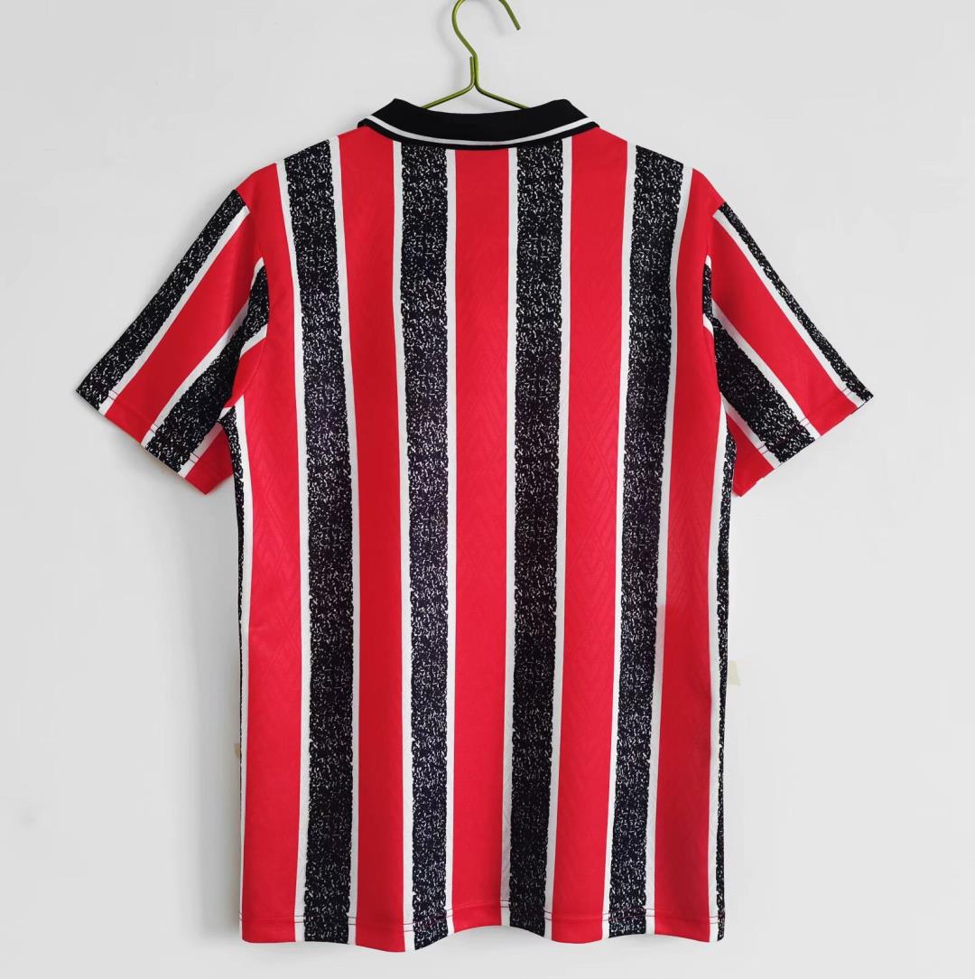 Cardiff City. Camiseta visitante 1993-1994