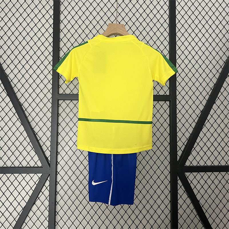 Selección de Brasil. Kit Niño local 2002