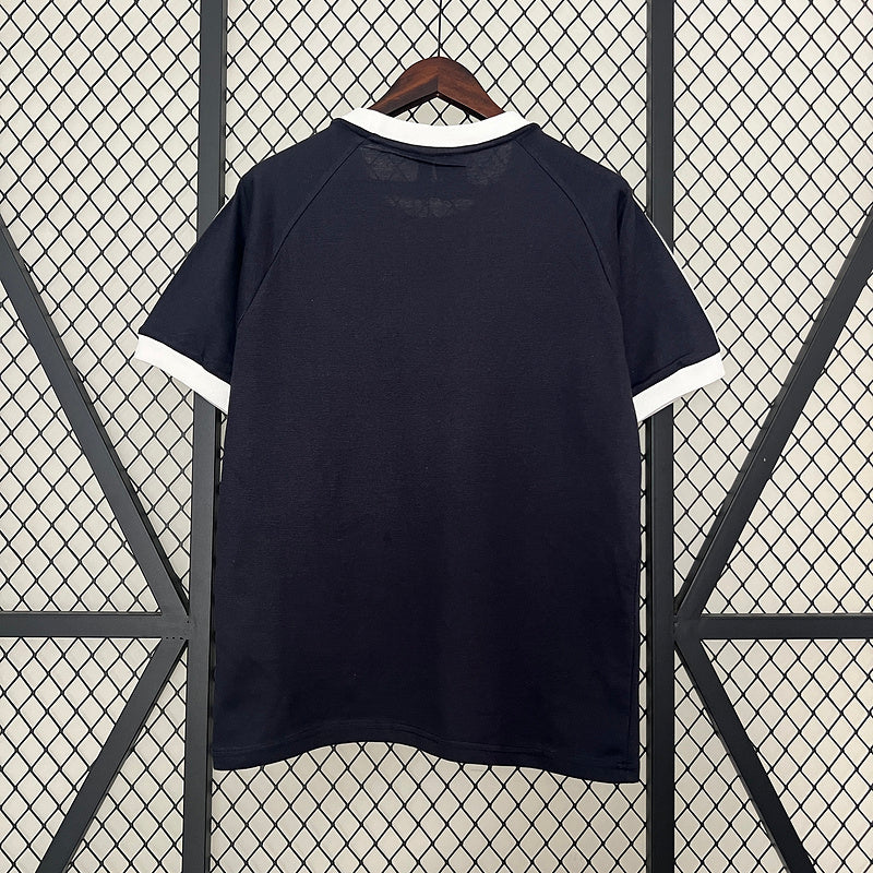 Selección de Alemania. Polera Retro (negra).