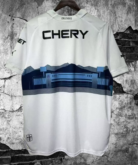 Universidad Católica. Camiseta Edición Especial 2025