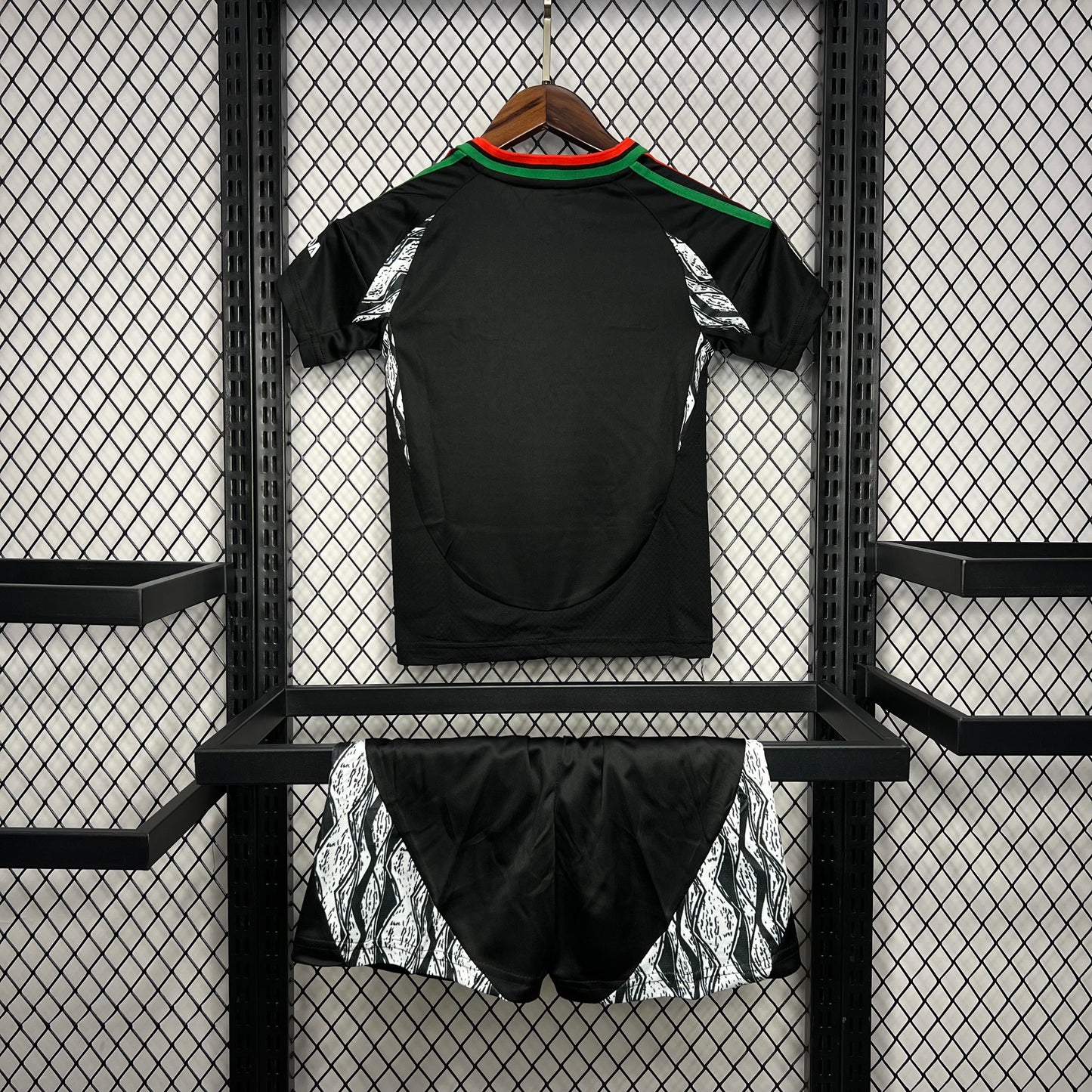 Arsenal. Kit Niño visitante 2024-2025