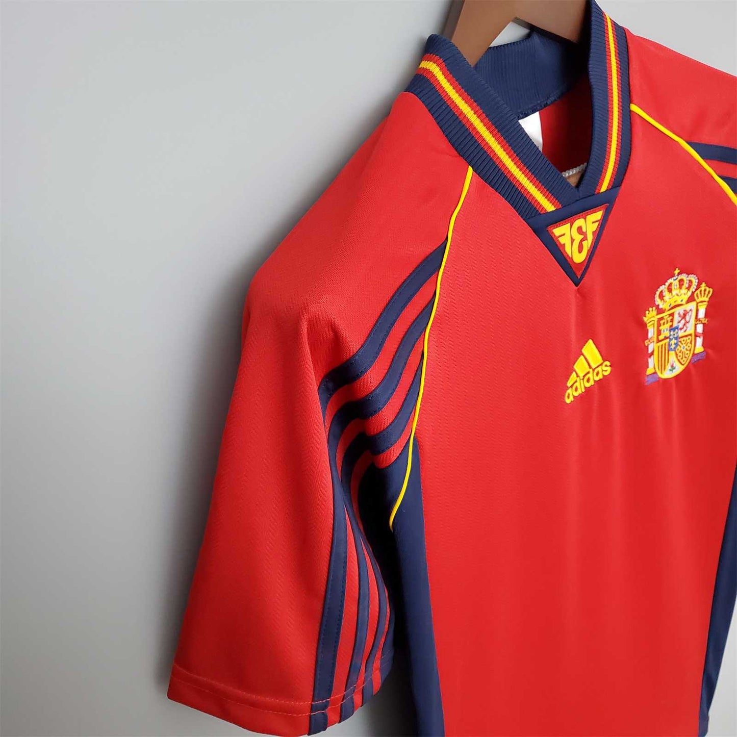 Selección de España. Camiseta local 1998