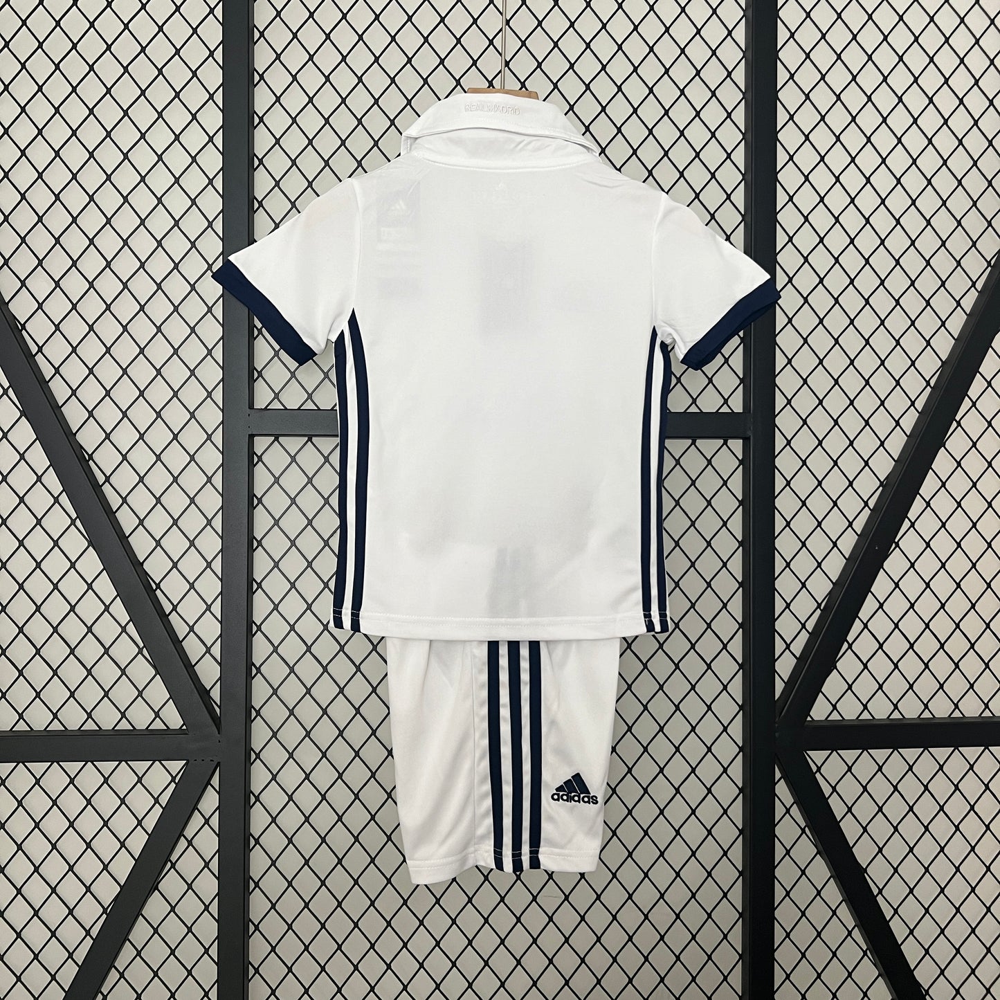 Real Madrid. Kit local 2016-2017