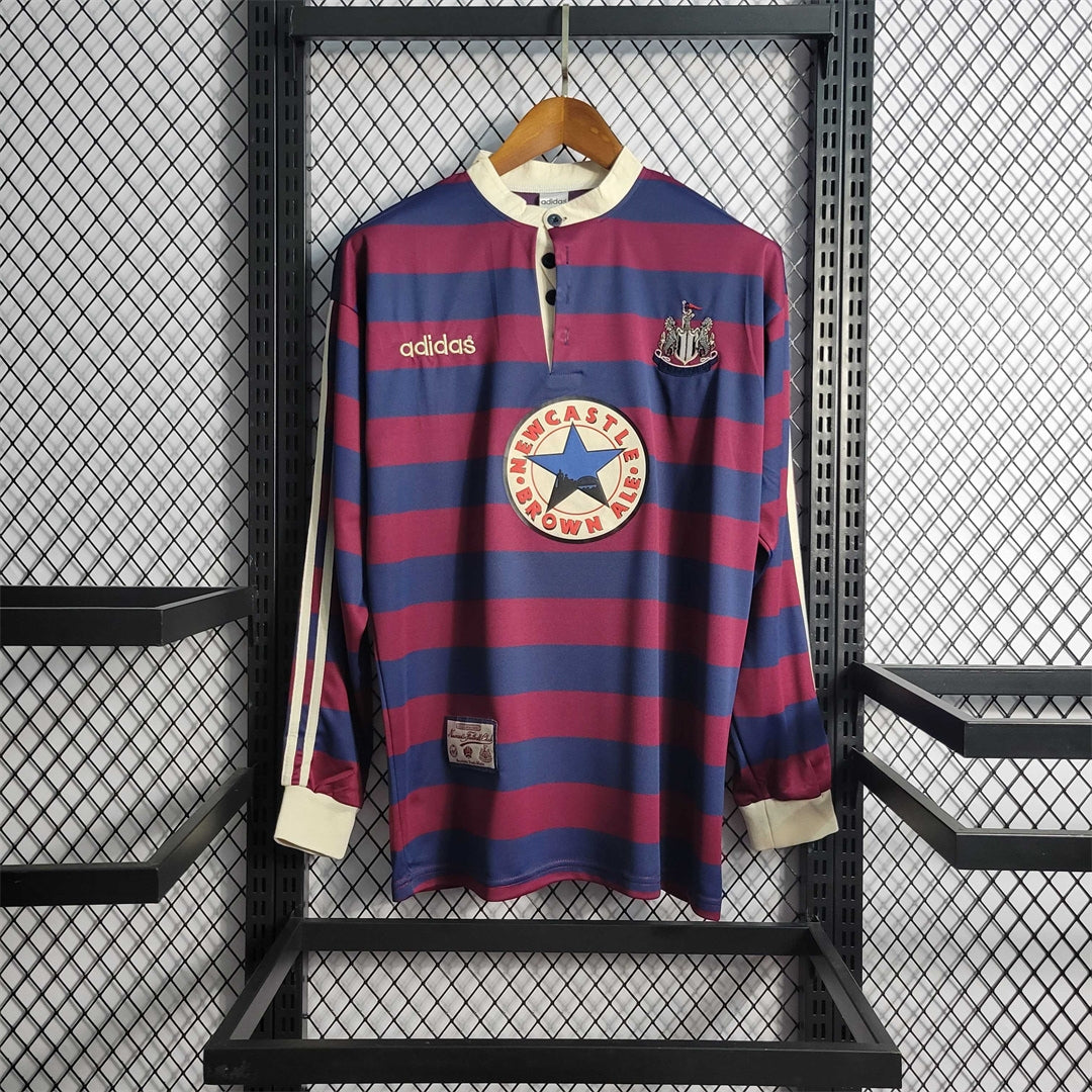 Newcastle. Camiseta visitante 1995-1996