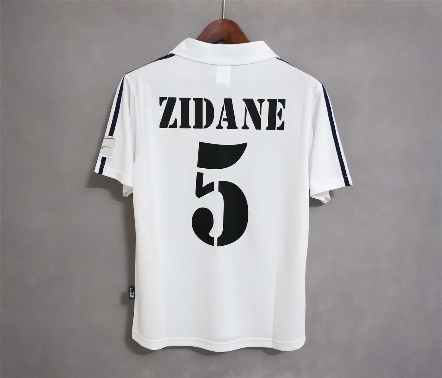 Real Madrid. Camiseta local 2001-2002