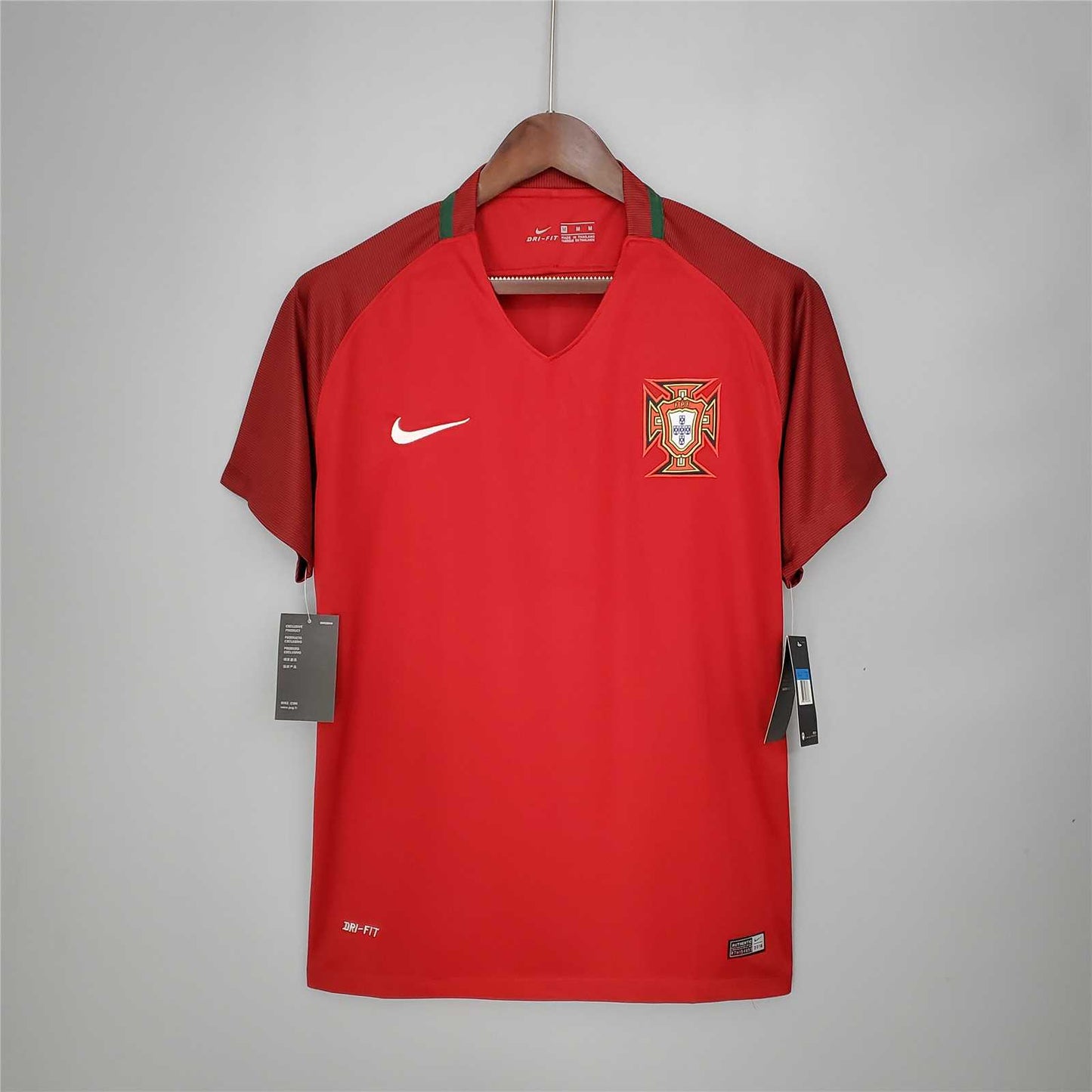 Selección de Portugal. Camiseta local 2016