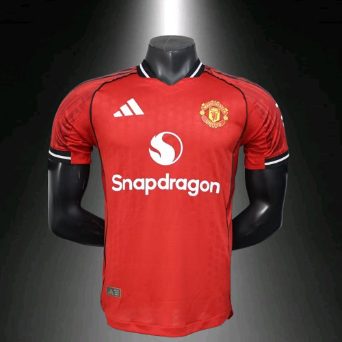 Manchester United. Camiseta local Versión Jugador 2025-2026