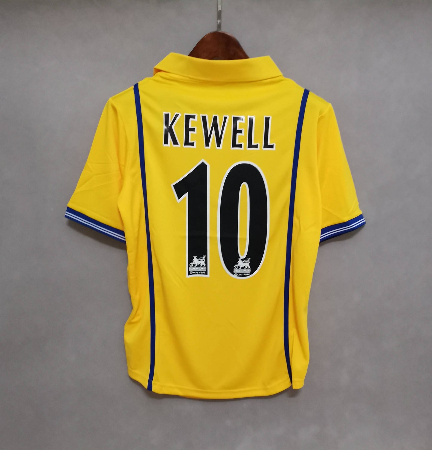 Leeds United. Camiseta visitante 2000-2001