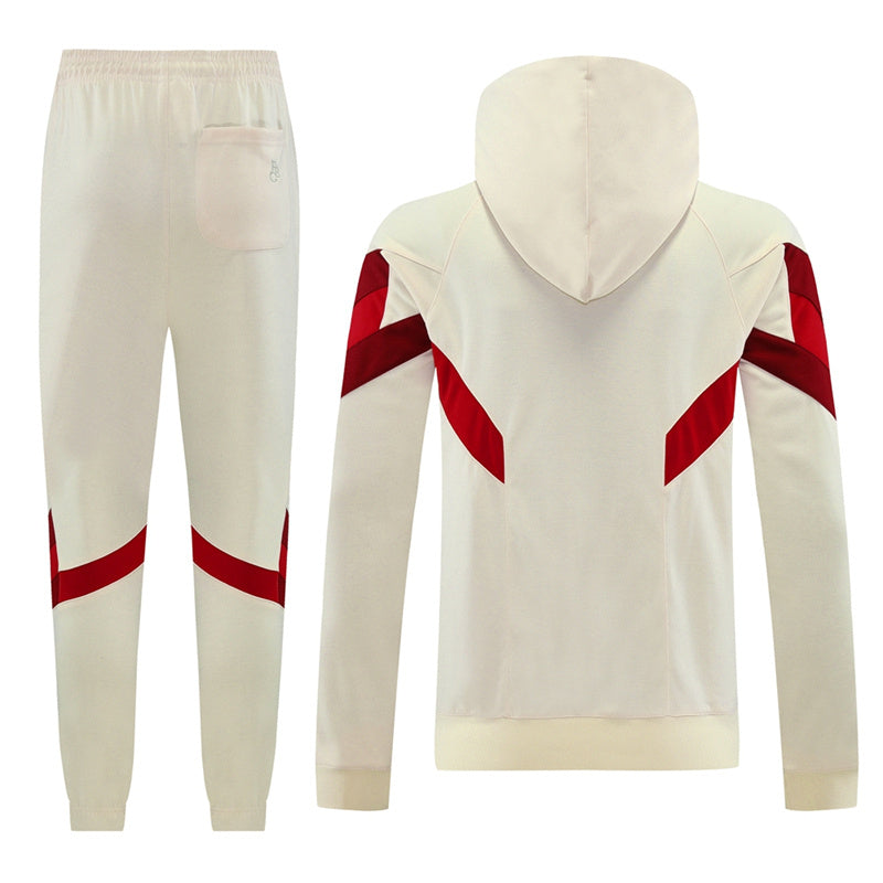 Bayern Munich. Conjunto 2025 (Poleron c/gorro)