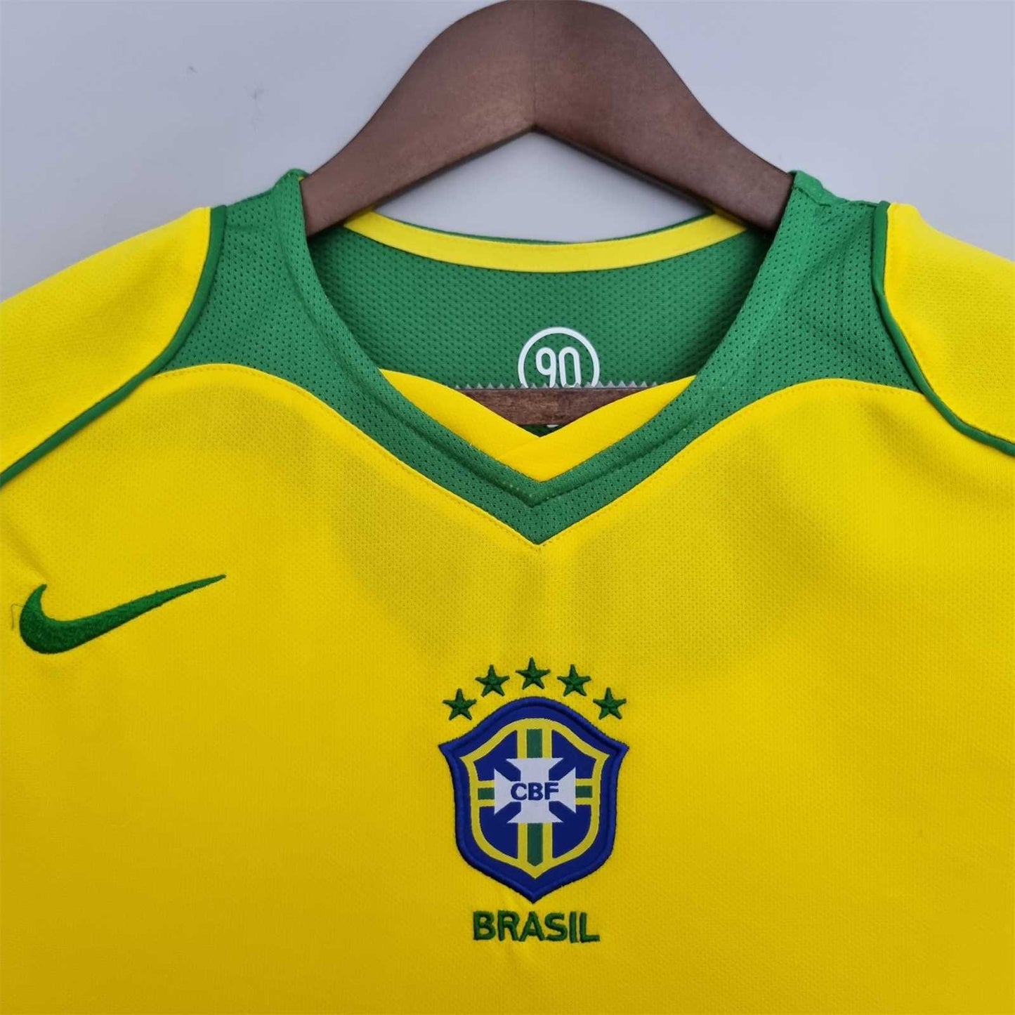 Selección de Brasil. Camiseta local 2004