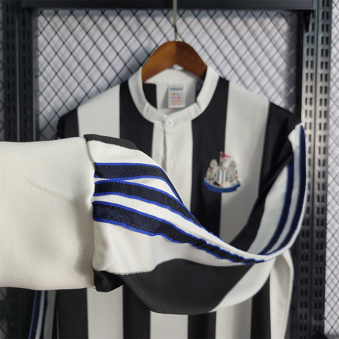 Newcastle. Camiseta local 1995-1997