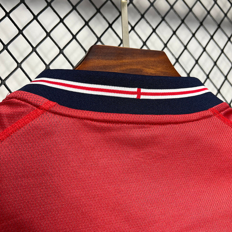 Selección de Inglaterra. Camiseta visitante 2002 (Reversible)