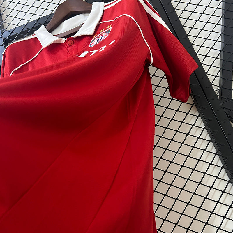 Bayern Munich. Camiseta local 2005-2006