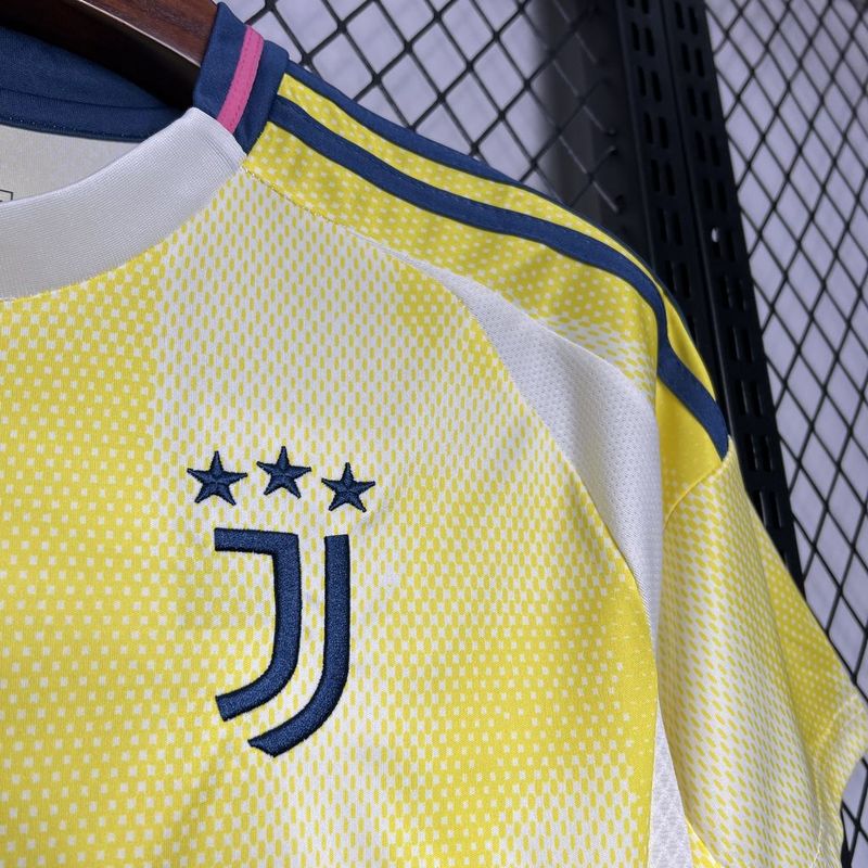 Juventus. Camiseta visitante 2024-2025