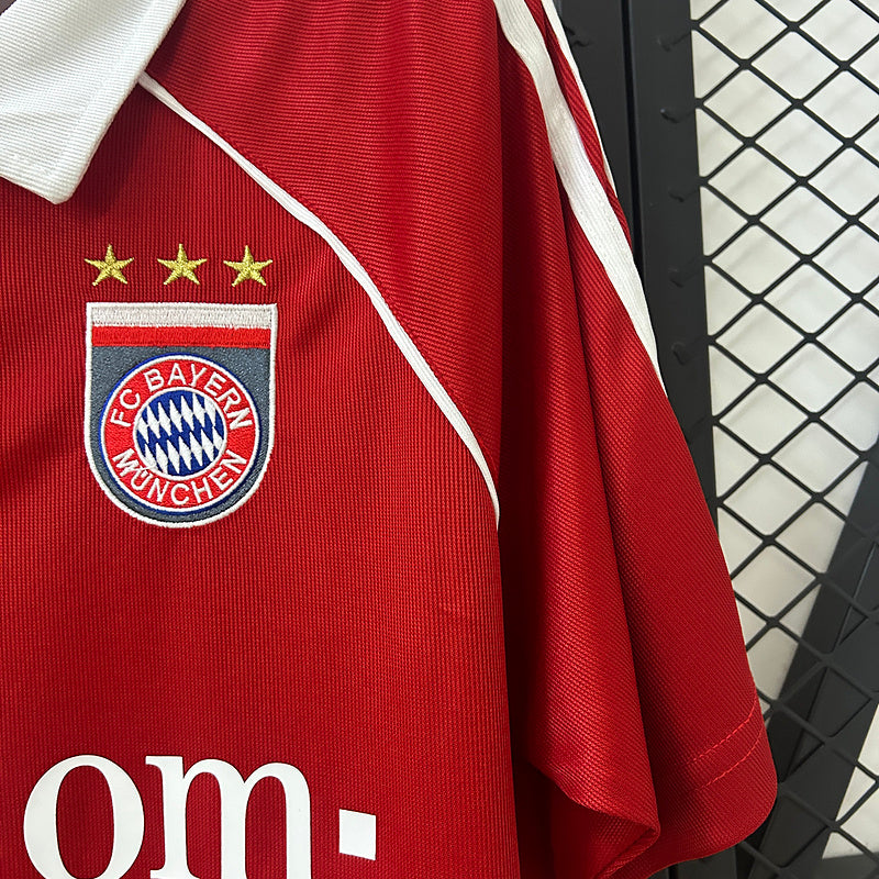 Bayern Munich. Camiseta local 2005-2006
