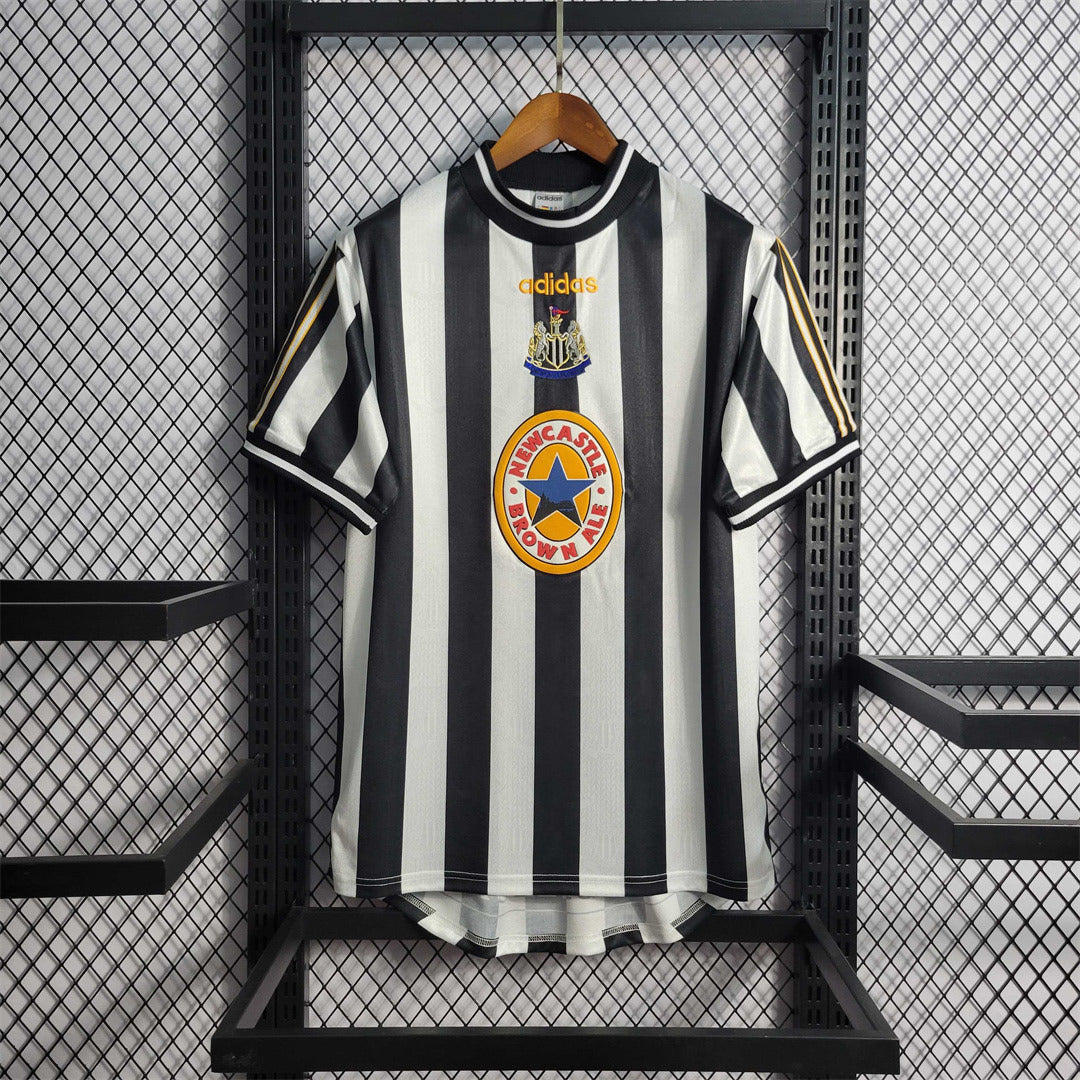 Newcastle. Camiseta local 1997-1999