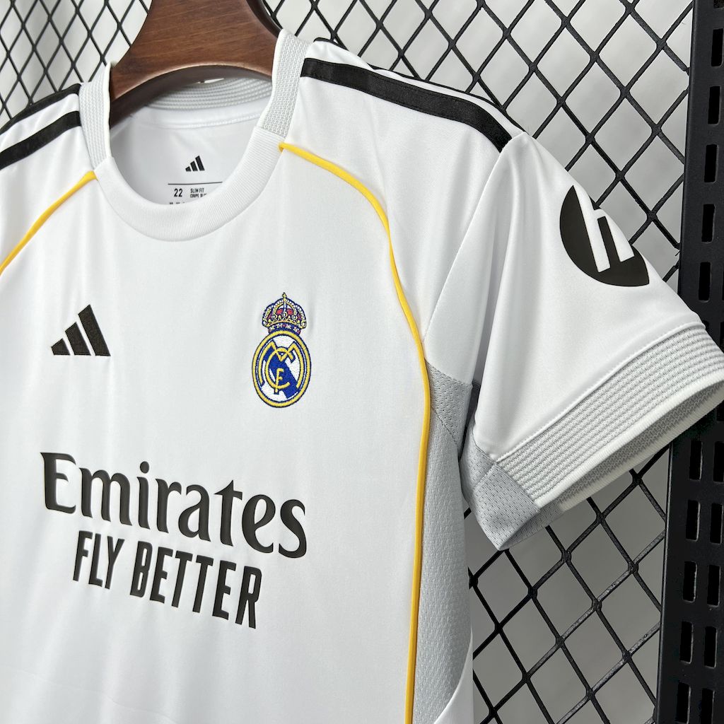 Real Madrid. Kit Niño local 2025-2026