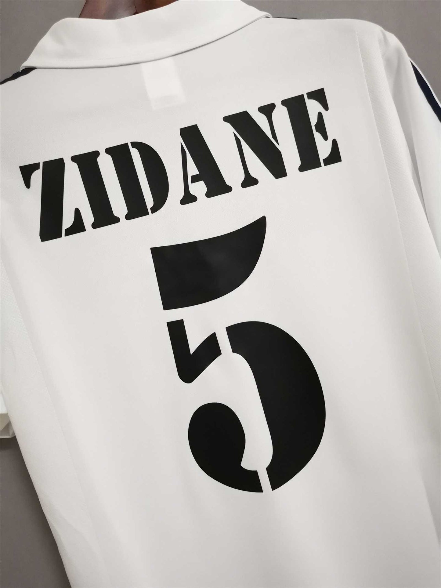 Real Madrid. Camiseta local 2001-2002