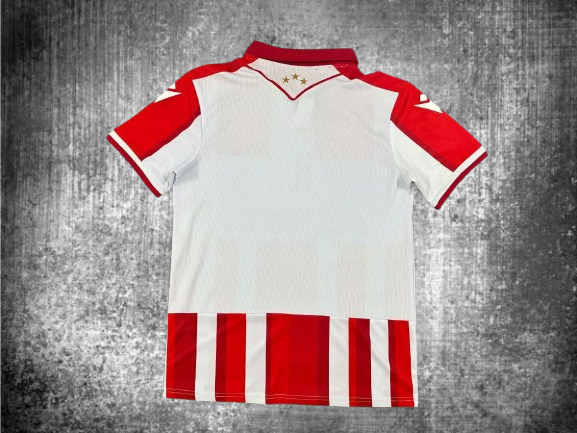 Estrella Roja. Camiseta local 2025-2026
