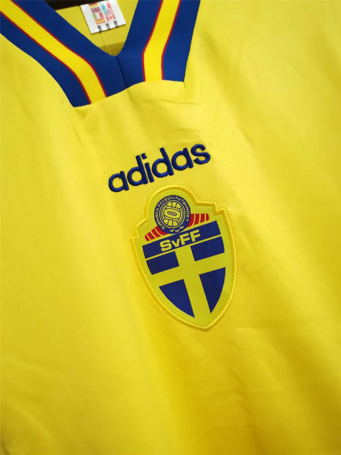 Selección de Suecia. Camiseta local 1994