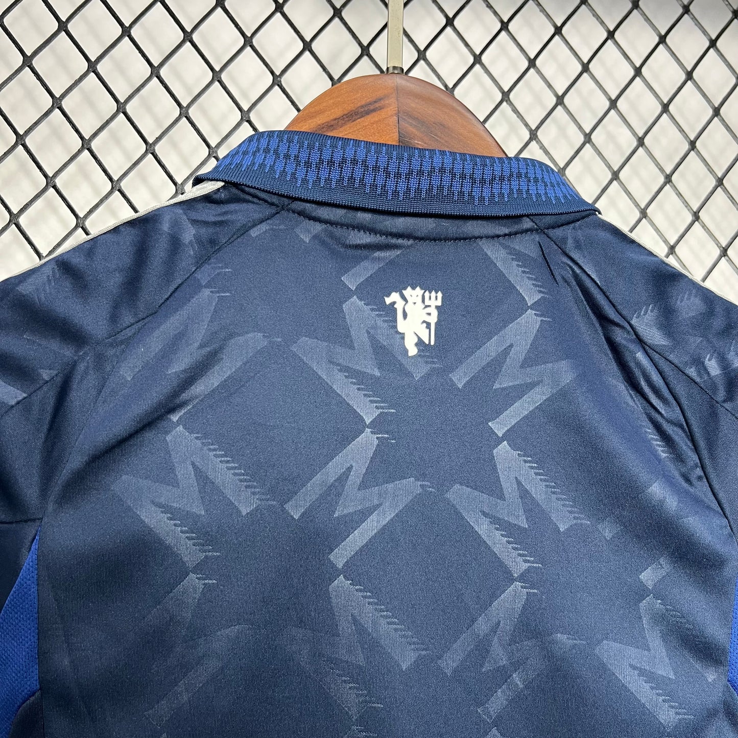 Manchester United. Kit Niño visitante 2024-2025